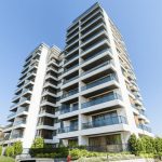 Apartman ortak alanlarında huzuru korumak amacıyla düzenlenen komşu gürültüsü yönetmelik bildirimi.